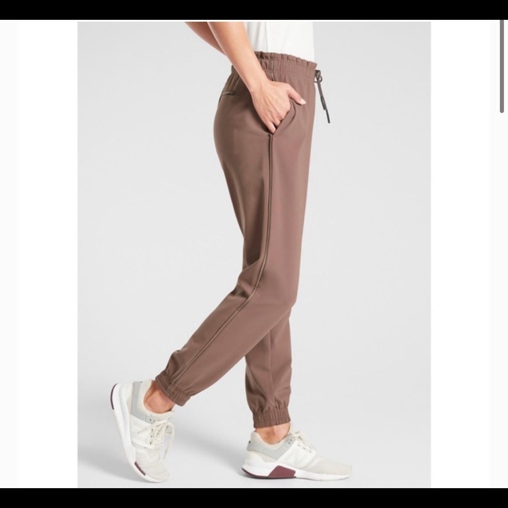 Athleta Metropolis Jogger 530639 Sz 10 Mineral Brown
